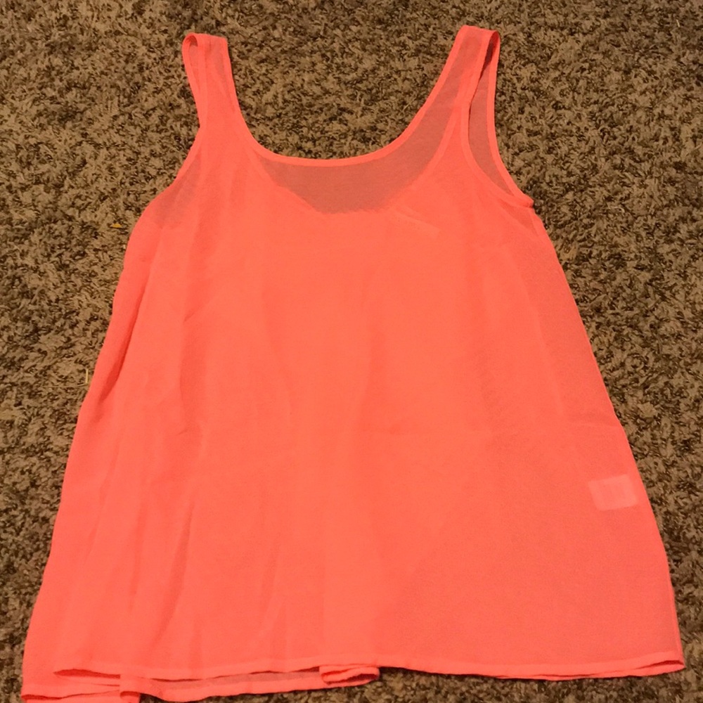Pink tank top with bow on back
